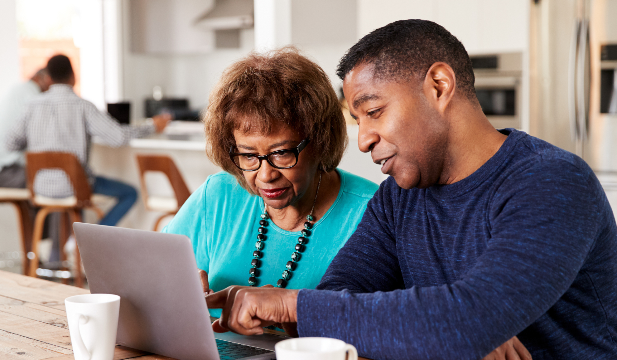 How to help your aging parents manage their money